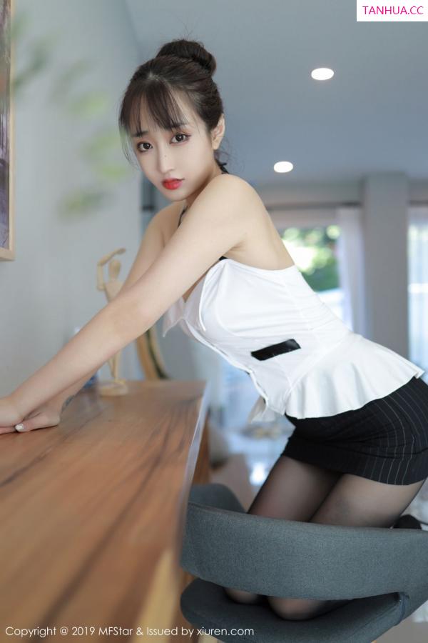 林子欣  [MFStar]高清写真图 2019.12.05 VOL.238 Betty林子欣第15张图片